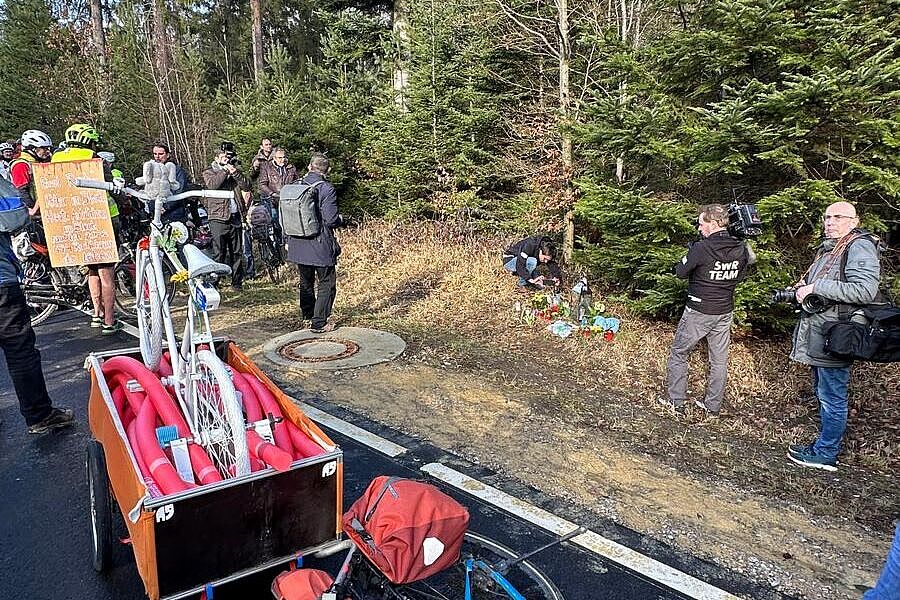 Bild der Unfallstelle nahe Pforzheim, wo der Fahrradblogger #Natenom starb