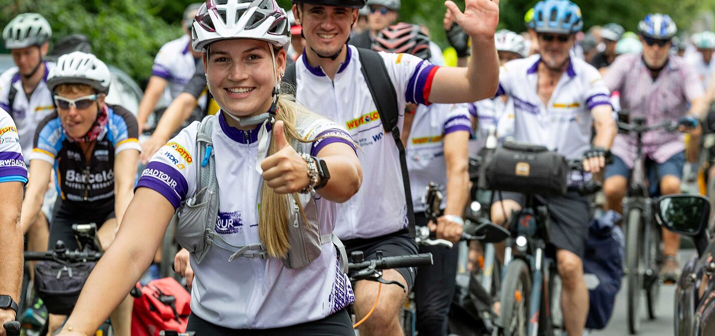 Bei der NRW-Radtour 2026 kommen fahrradbegeistere Menschen aus ganz NRW zusammen und erleben Nordrhein-Westfalen vom Fahrradsattel aus.